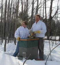 Picture of Kim Homoleski and Korey Snow, owners of Monadnock Oil and Vingar 