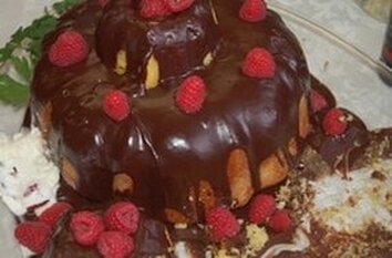 Chocolate-Raspberry Bundt Cake