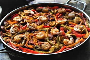 Traditional Paella Picture